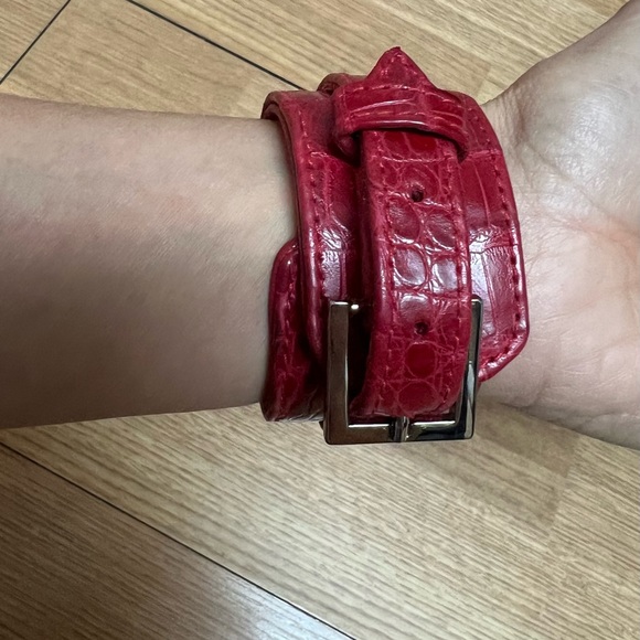 Kiki de Montparnasse ‘Attache Croc cuff’ lambskin leather in Red - Picture 4 of 6